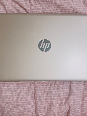 HP Rosegold 17” touchscreen  - laptop